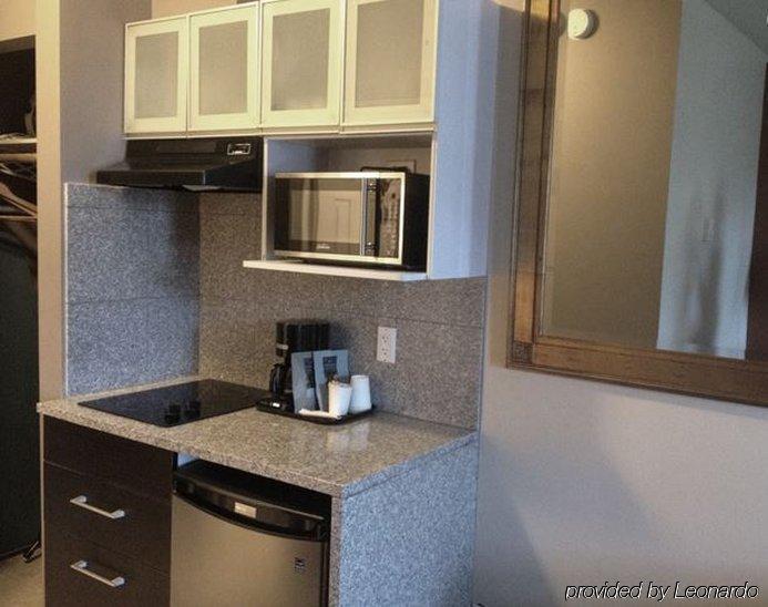 Capital Center 3*