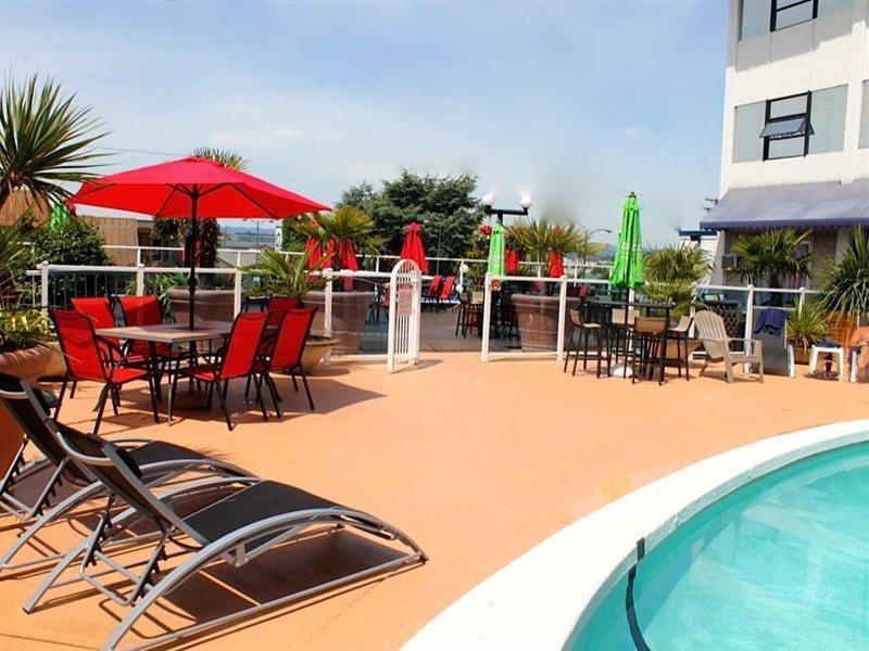 Hotel Capital Center 3*